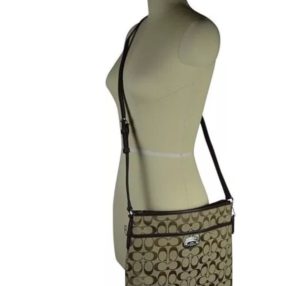 COACH  F36378 Shoulder Bag Signature Canvas - Picture 10 of 10